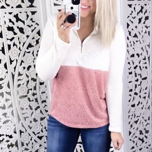 Mauve/white 1/2 zip Top | Large